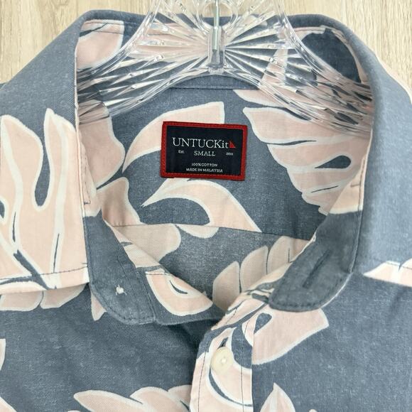 UNTUCKit Hawaiian Shirt Men’s Small Conero Palm Leaf Hibiscus Blue Pink Beach - Picture 3 of 13